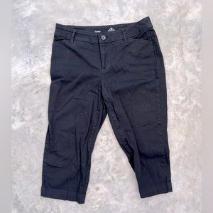 St. John’s Bay size 8 black capris